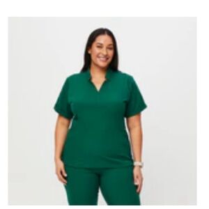 EUC Inala Scrub Top Figs Hunter Green